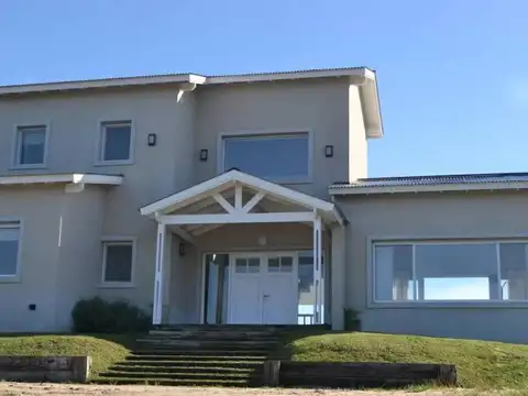 Casa en venta - 4 Dormitorios 4 Baños - 334Mts2 - Costa Esmeralda, Pinamar