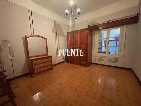 Casa en Venta con 5 cocheras