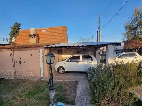 Casa 3 ambientes con 2 baños