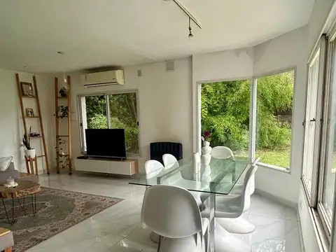 Casa 5 ambientes con 4 baños