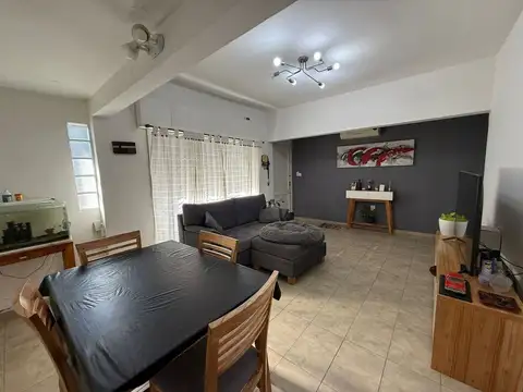 Casa en Venta en Ezpeleta Este, USD 99.000