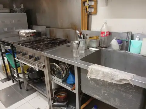 Excelente local gastronomico ubicado en la zona de Caballito.