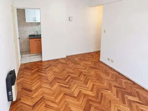 Italia 1200, Piso 1