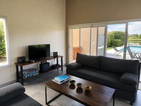 Casa en Venta en San Lucas, USD 230.000