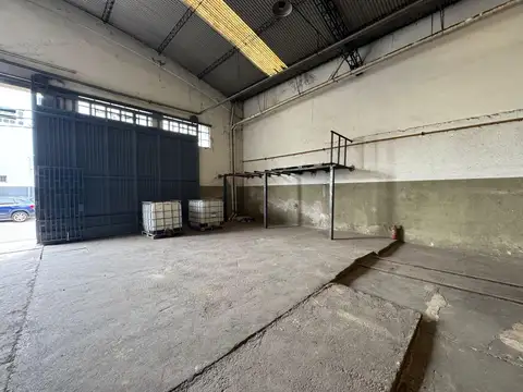 Galpon en Alquiler 17  mts Frente