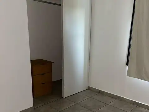 Casa en Alquiler con 2 cocheras