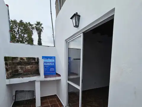 Departamento en Alquiler en Graham Bell, $ 400.000