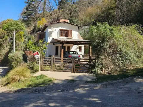 VENTA CASA 3 DORM QCHO BARRIO ÑU PORA RIO CEBALLOS