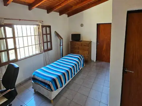 Casa 4 ambientes con 1 baño