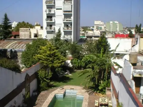 Casa 12 ambientes con 5 baños