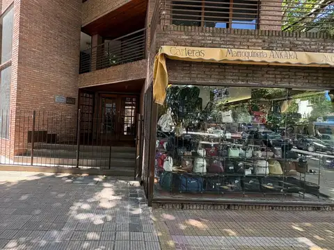 Diagonal 77 e/ Plaza Italia y 8 600