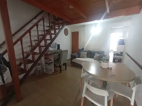 Depto Tipo Casa 2 ambientes con 1 baño