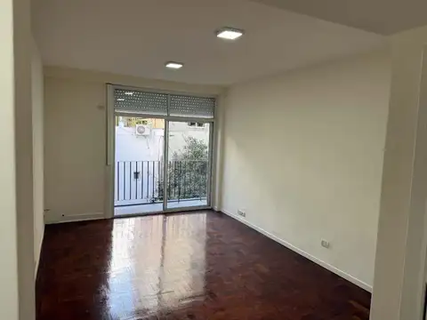 Venta Balvanera 3 Ambientes con Balcón Corrido