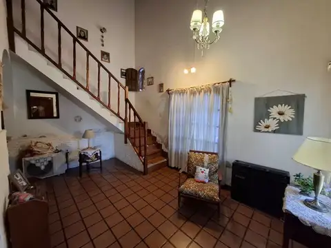 VENTA CASA 5 AMBIENTES MUÑIZ JARDIN Y COCHERA