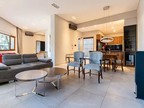 Espectacular casa a estrenar en Villa Devoto detalles de categoría