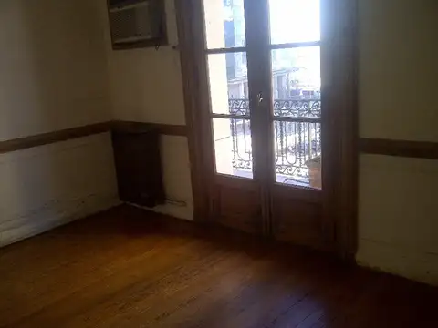 Oficina 7 ambientes con 2 baños