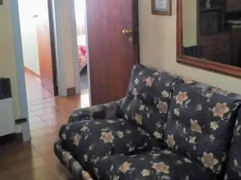 81 y 4