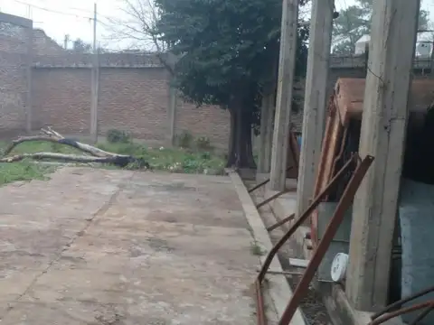 Galpon Sobre Av Juan Manuen de Rosas, con Salida a 2 Calles