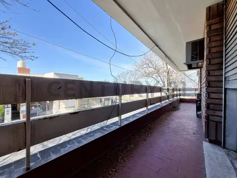 Casa 6 ambientes con 2 baños