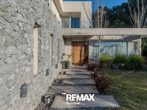Casa en Venta en Barrio Golf 2, USD 430.000