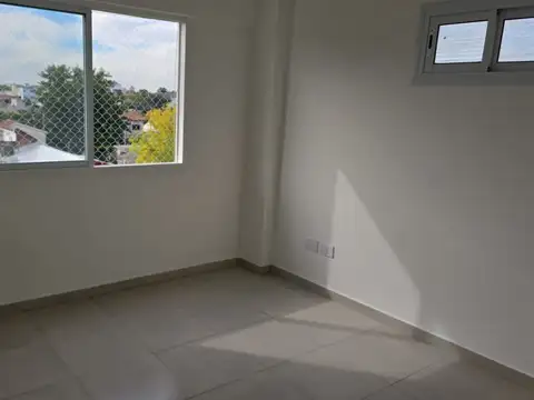 Departamento en Alquiler en Caseros, $ 600.000