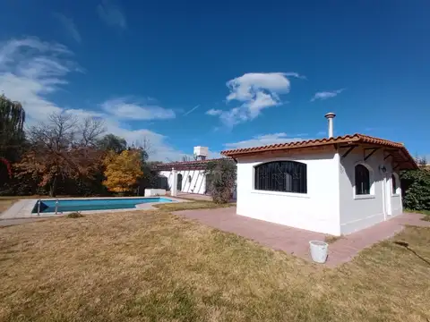 ALQUILER CASA VISTALBA CHACRAS DE CORIA