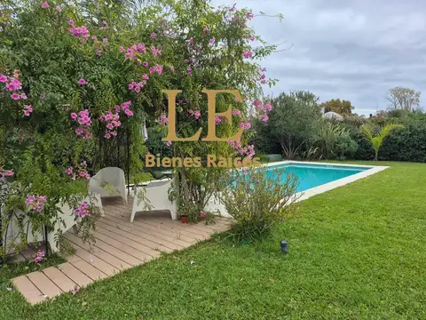 Casa en Venta con 4 cocheras