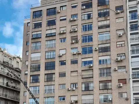 EXCELENTE VISTA PARQUE THAYS AVENIDA DEL LIBERTADOR