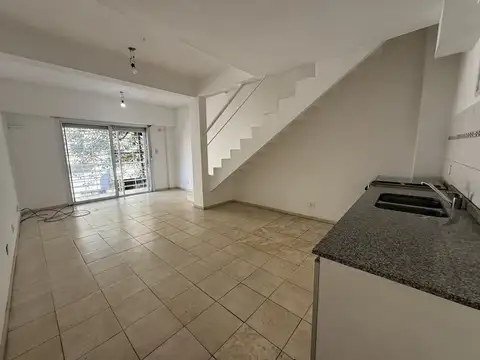 Alquiler: Hermoso PH 2 ambientes con terraza! Super luminoso!