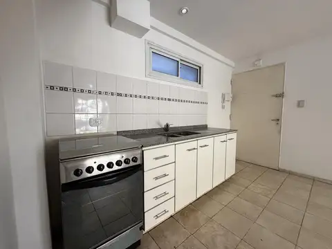 Depto Tipo Casa en Alquiler en Chacarita, $ 800.000
