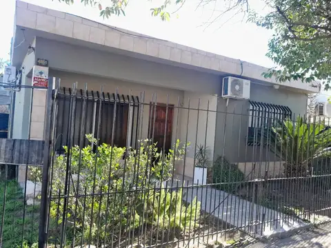 VENTA CASA 4 AMB JOSÉ C PAZ PATÍO Y JARDÍN-PERMUTA