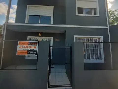 CASA EN DOS PLANTAS TORTUGUITAS