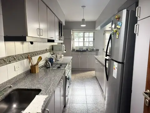 ¡Descubrí todo lo que esta casa tiene para vos! 5 ambientes con patio, pileta y altillo