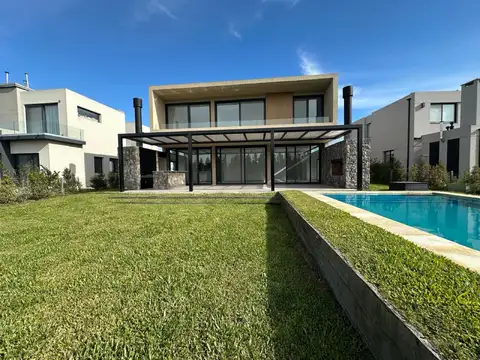 Departamento en Venta de 6 ambientes