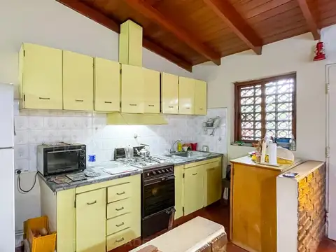 Casa 4 ambientes con 1 baño