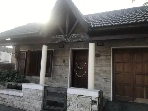 Casa | 3 Dormitorios | Cochera | Capitán Bermúdez | Barrio Centro