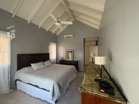 Casa en Alquiler en Barrancas De San Jose, USD 3.000