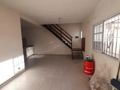 Depto Tipo Casa en Alquiler en Carapachay, $ 820.000