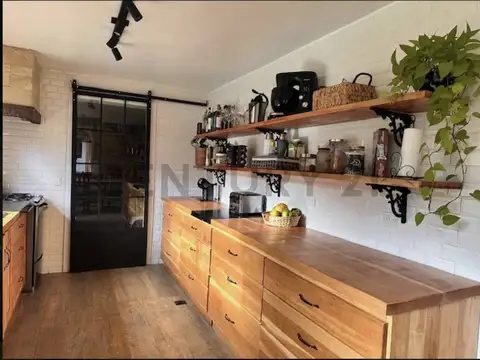 Casa 6 ambientes con 3 baños