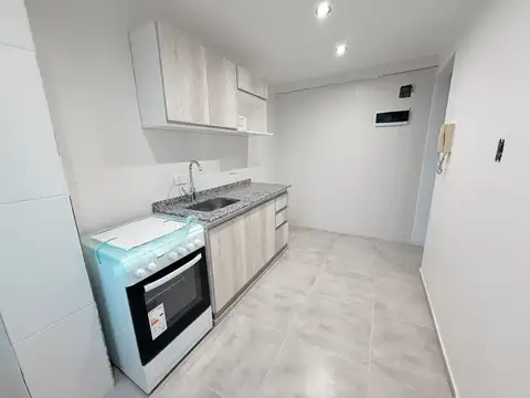 2 AMBIENTES RECICLADO A NUEVO  MUY LUMINOSO BAJAS EXPENSAS 