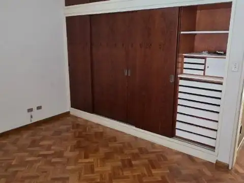 Casa 7 ambientes con 5 baños