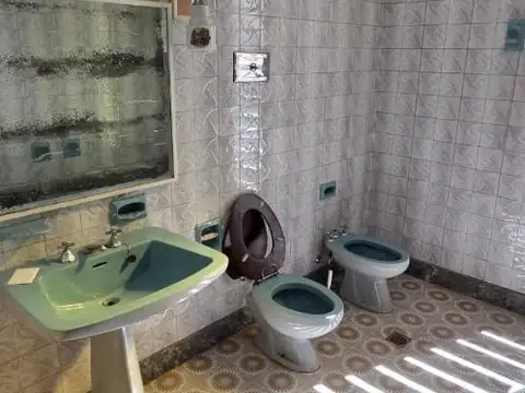 CASA DE CATEGORÍA EN ALQUILER – AVENIDA EMILIO CIVIT