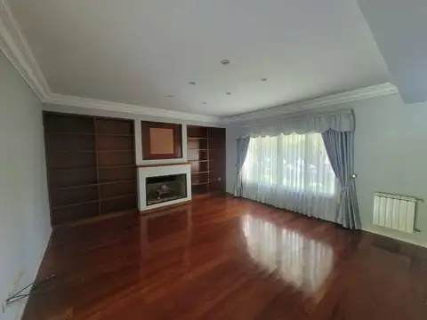 Casa de Categoria em Grand Bell I