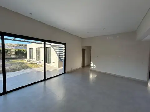 Casa en Venta en Countries y Barrios Cerrados en Lujan de Cuyo, USD 340.000