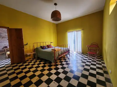 HERMOSA CASA QUINTA EN MERCEDES (B) PEGADA A OLIVERA Y MUY CERCA DE LA RUTA NACIONAL 5