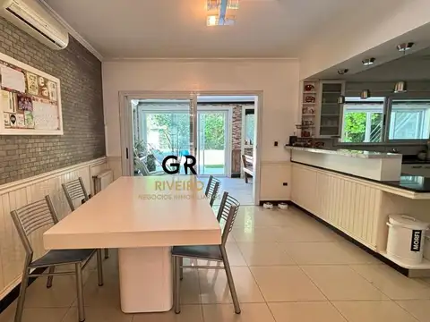 Casa en Venta con 5 cocheras