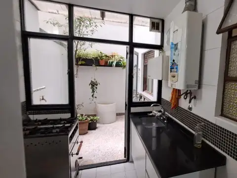 Venta Departamento 2 ambientes con patio en Monserrat