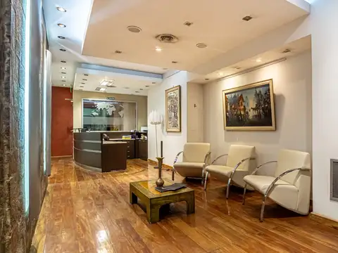 Oficina en Venta con 6 cocheras