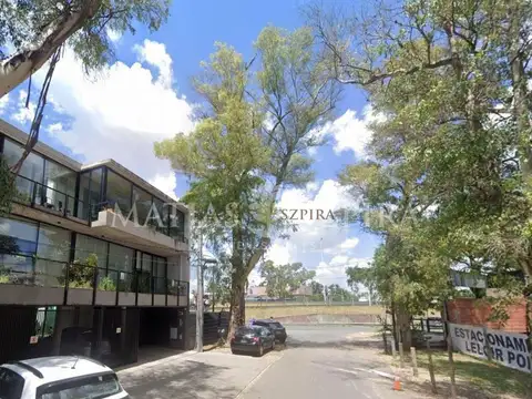 De los reseros 1876. Entre Av. Martin Fierro y Av. Pres. Peron
