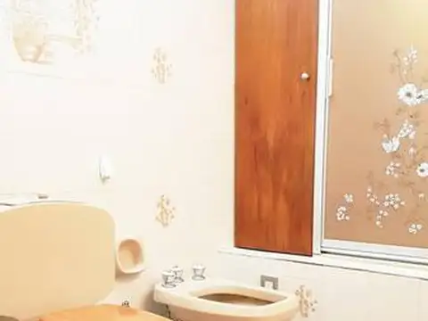EXCELENTE CASA DE TRES DORMITORIOS CON PILETA